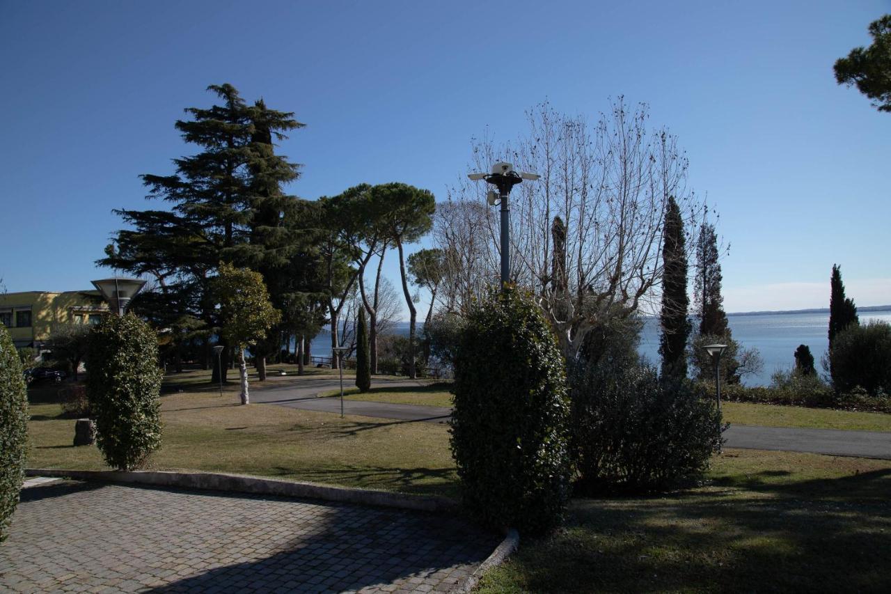 Ferienwohnung Lato Soleggiato @Gardazzurro Padenghe sul Garda Exterior foto