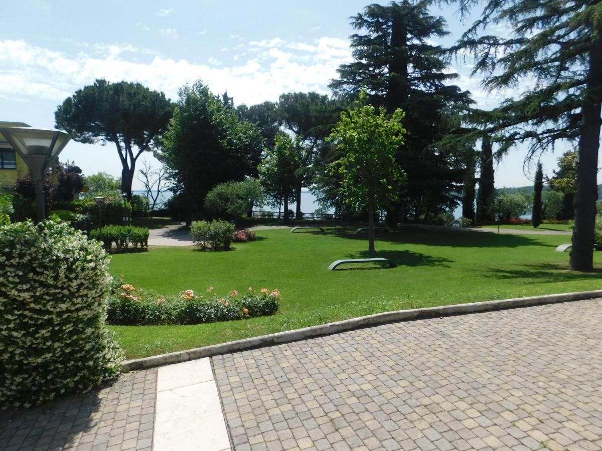 Ferienwohnung Lato Soleggiato @Gardazzurro Padenghe sul Garda Exterior foto