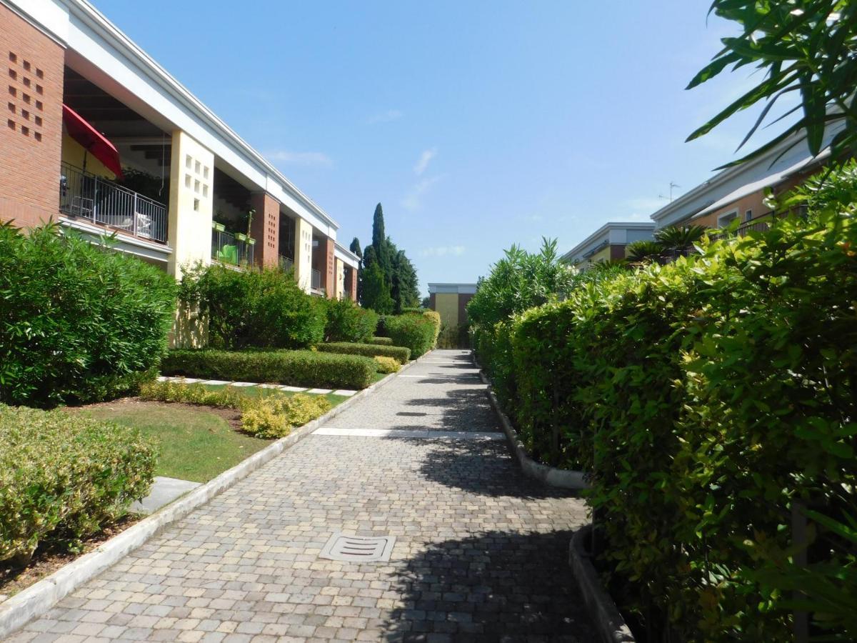 Ferienwohnung Lato Soleggiato @Gardazzurro Padenghe sul Garda Exterior foto